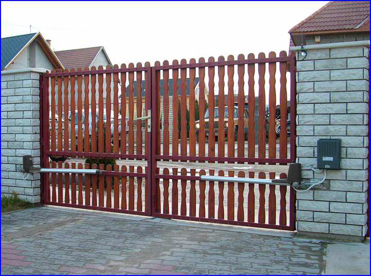 Cổng tự động tay đòn mở vuông